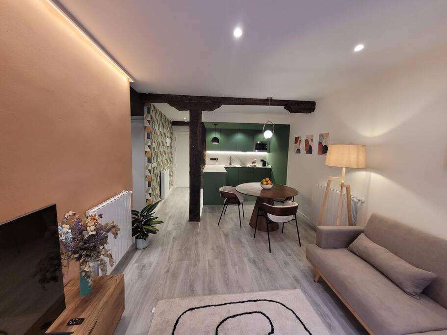Piso Boutique A Un Minuto Del Casco Viejo Bilbau Exterior foto